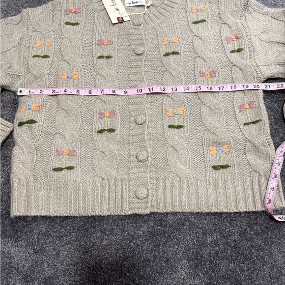 in loom Taupe Cable Knit Cardigan with Floral Embroidery Women Small - Picture 5 of 7